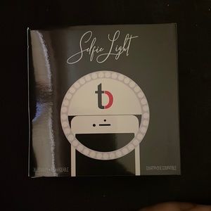 ❌ DONATED ❌ Tori Belle Portable Selfie Ring Light